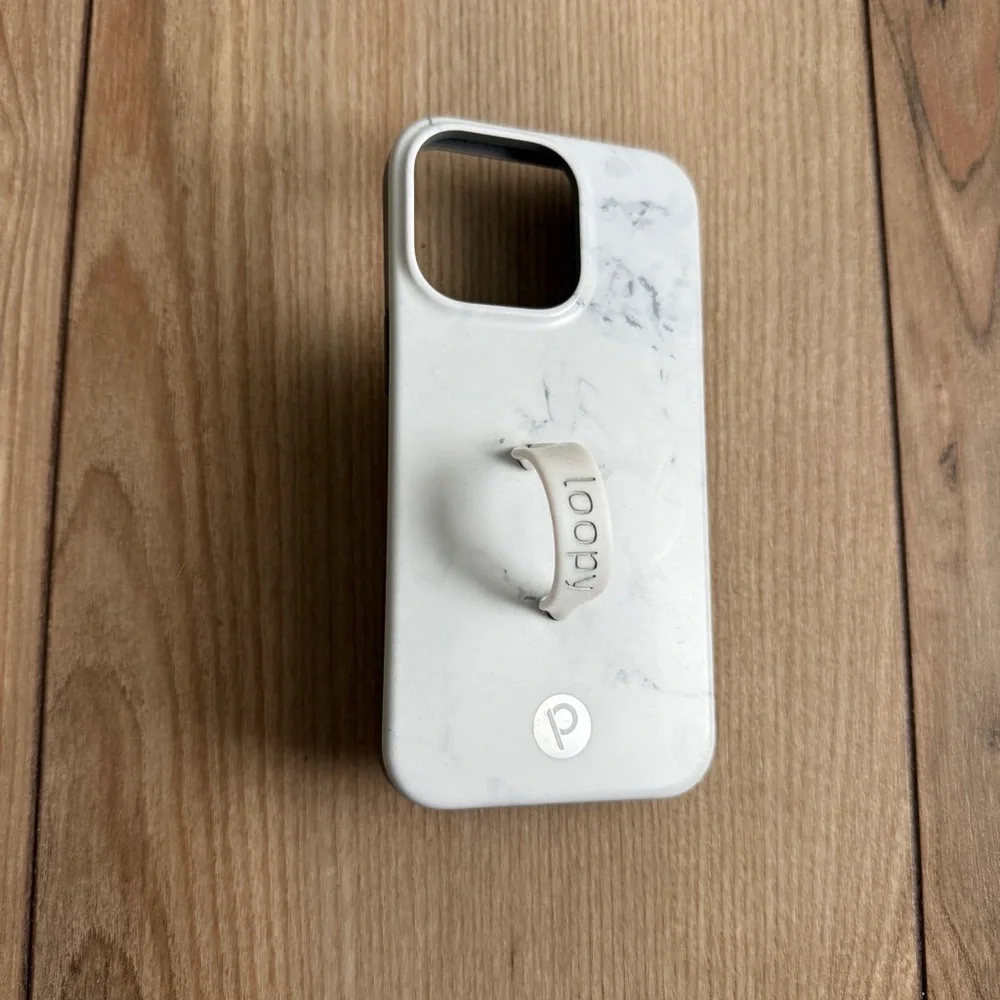 Loopy White Marble Case
